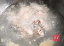 Illustration of how to make carrot, yam and pork ribs soup 4