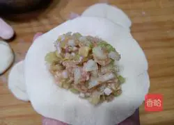 Illustration of how to make pan-fried buns with celery and fresh meat 9
