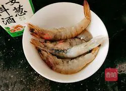 Illustration of how to make South American white shrimp and carrot soup 4