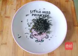 Illustration of how to make spiced quail eggs 3