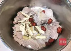 Illustration of how to stew lamb with angelica 7