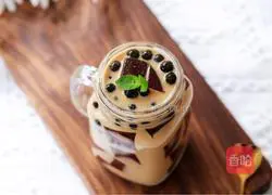 Illustration of how to make tea jelly with pearl milk tea 15