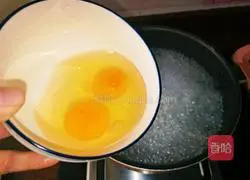 Illustration of how to make minced meat, spinach and egg soup 7