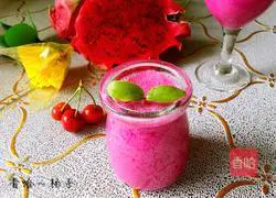Illustration of how to make dragon fruit milkshake 8