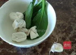 Illustration of how to make wonton soup 1