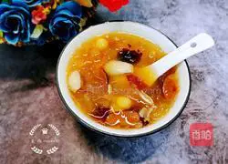 Illustration of how to make red dates, lotus seeds, lilies and white fungus soup 12