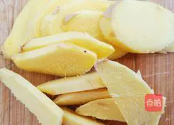 Illustration of how to make spicy crayfish for midnight snack 3