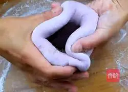 Illustration of how to make purple pot helmet 3