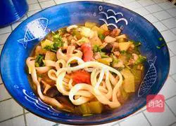 Illustration of how to make mushroom and mutton noodles 14