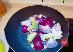 Illustration of how to make Bai Ji Mo with braised meat and eggs 3