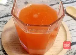 Illustration of how to make carrot juice 6