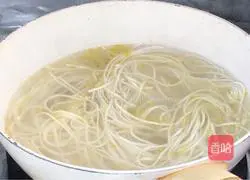 Illustration of making tofu braised noodles 13