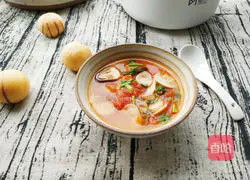 Illustration of how to make mushroom and tomato fat-reducing soup 9