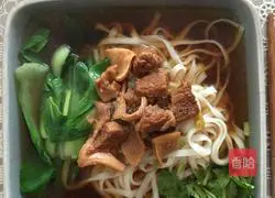 Illustration of how to make original beef noodles 1