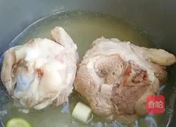 Winter Melon and Barley Bone Soup Recipe Illustration 3