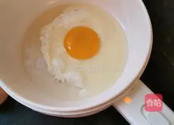 Illustration of how to make instant noodles 3