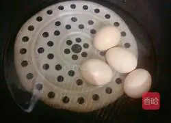Illustration of how to make nutritious egg and meat steamed buns 2