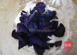 Illustration of how to make purple sweet potato and whole wheat nutritious rolls 3