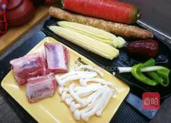 Illustration of how to make pork ribs, corn and bamboo shoots soup 1