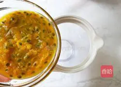 Illustration of how to make passion fruit lemon green orange juice 6