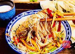 Illustration of spicy and sour cucumber noodles 11 