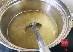 Illustration of how to make chicken soup wontons 6