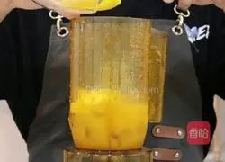 Hi Same style as tea | Illustration of how to make berry mango nectar 2