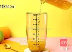 Illustration of how to make golden pineapple and lemon tea 5