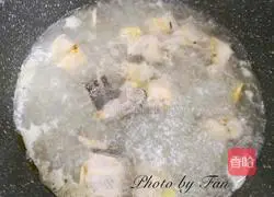 Illustration of how to make fish in sour soup in private house 9