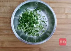 Illustration of how to make chive rolls 2