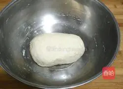 Pepper and salt Illustration of how to make black sesame flower rolls 2