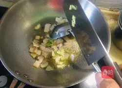 Illustration of how to make kimchi, stir-fried meat and braised willow leaf noodles 6