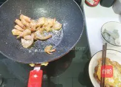 Illustration of how to make shrimp noodles 2