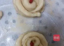 Illustration of how to make rose steamed buns 15