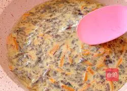 Carrots, seaweed and eggs Illustration of how to make crispy cakes 7