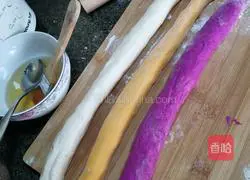 Illustration of how to make colorful fresh meat buns 8