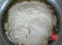 Illustration of how to make homemade egg rolls 8