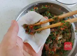 Illustration of how to make shrimp wontons 9