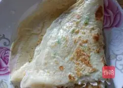 Illustration of how to make green onion pancakes 8