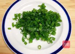 Illustration of how to make scallion hand-pulled pancakes (lard yeast version) 6