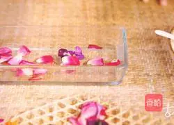 Illustration of how to make Emperor Wu's favorite Baihua cake to satisfy his craving for Hua Chao Festival 10