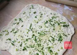 Illustration of how to make mini flower rolls 4