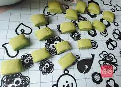 Illustration of how to make spinach steamed buns 5