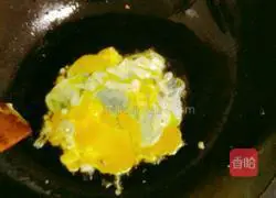 Illustration of how to make fried instant noodles 3