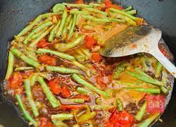 Illustration of how to make braised beans and noodles 8