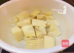 How to cook spring bamboo shoots with pork Illustration 4