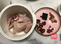 Red Illustration of how to make donkey hide gelatin pigeon soup 1
