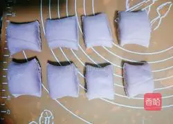 Illustration of how to make purple potato cakes 10