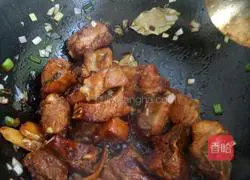 Stewed ribs and beans Illustration of how to make noodles 3