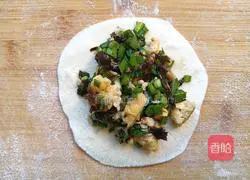 Illustration of how to make vegetarian stuffed buns 6